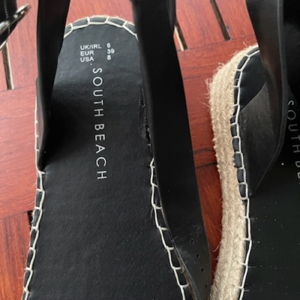 Sandals - Picture 6 of 8